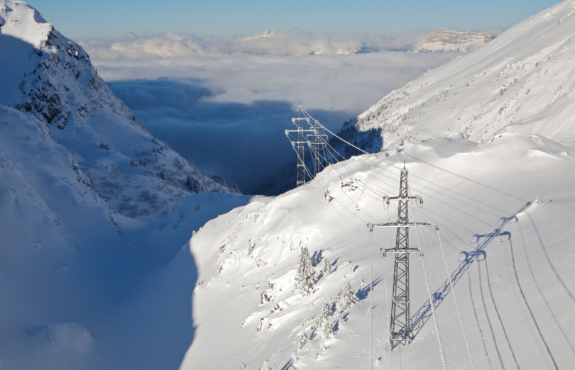 Ouvrage RTE sous la neige