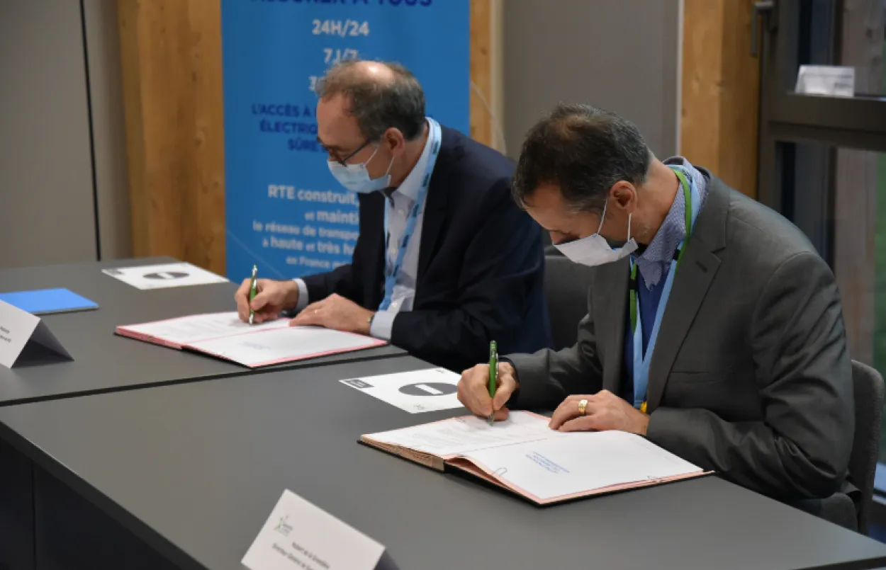 Signature du partenariat avec SuperGrid