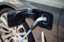 Neutralité carbone : devra-t-on remplacer chaque voiture thermique par un modèle électrique ?