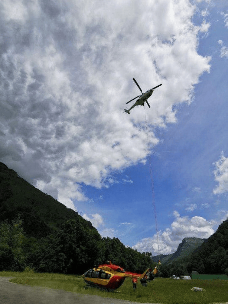 Evacuation d'un hélicoptère de la sécurité civile 2