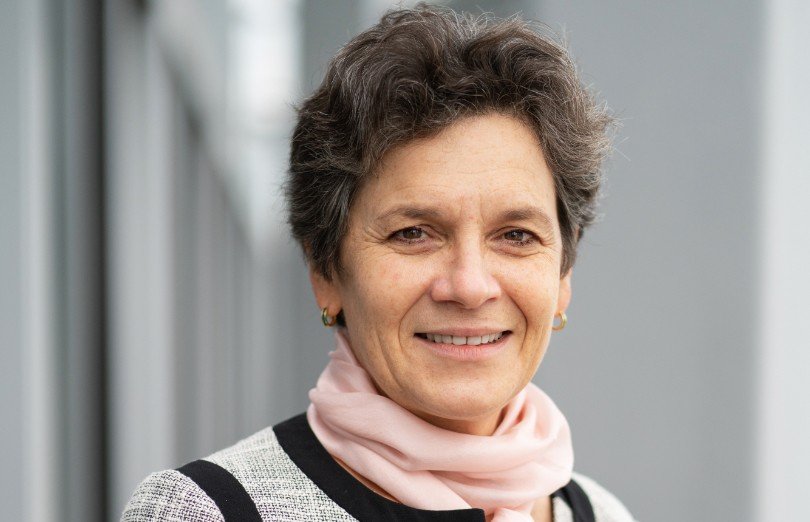 Portrait de Clotilde Levillain, membre du Directoire de RTE, Directrice Générale du Pôle Clients, Conception & Opérations des Systèmes