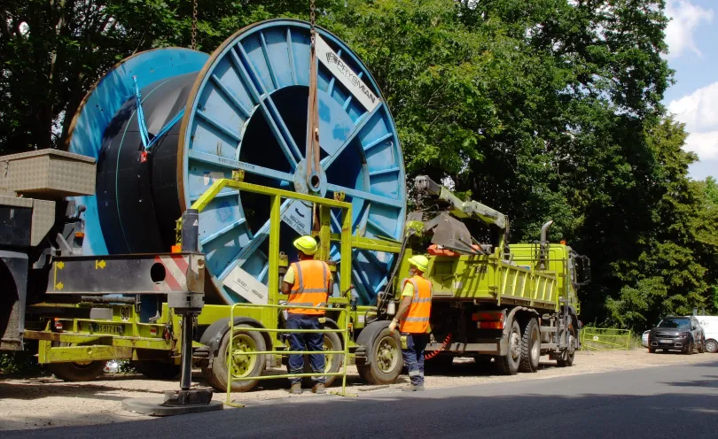 Photo du transport de la bobine de câbles