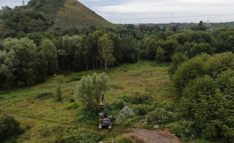 RTE sécurise le réseau électrique par l’entretien de la végétation au Terril du Renard