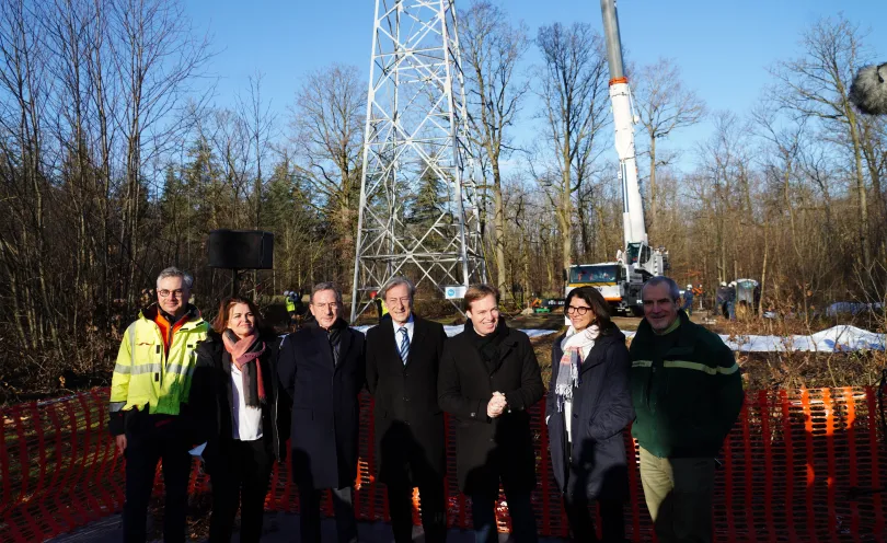 Photo de l'équipe responsable du projet de démontage des pylônes
