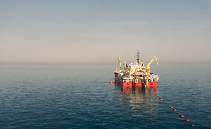 Photo d'un navire câblier en mer