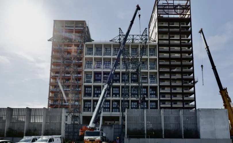 Démontage des premiers pylônes électriques présents sur le Village des Athlètes à Saint-Denis (93) - 5