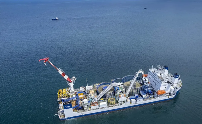 Photo aérienne du navire câblier