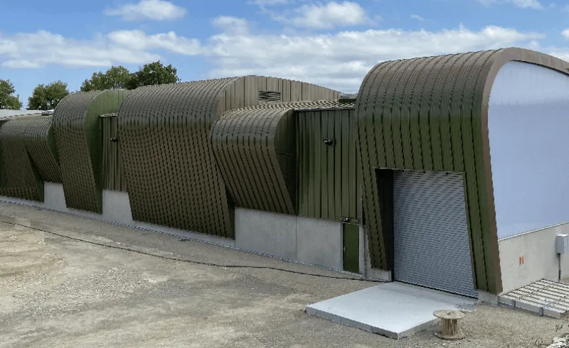 Photo des bâtiments du poste électrique en Occitanie