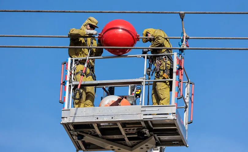 RTE Méditerranée expérimente la nouvelle plateforme élévatrice pour des travaux sous tension - Photo 1