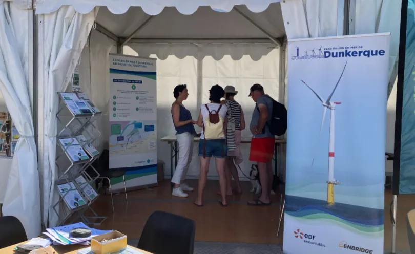 Photo du stand RTE, parc éolien de Dunkerque