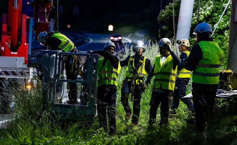 Intervention dans la nuit pour sécuriser un pylône électrique surplombant l'A41