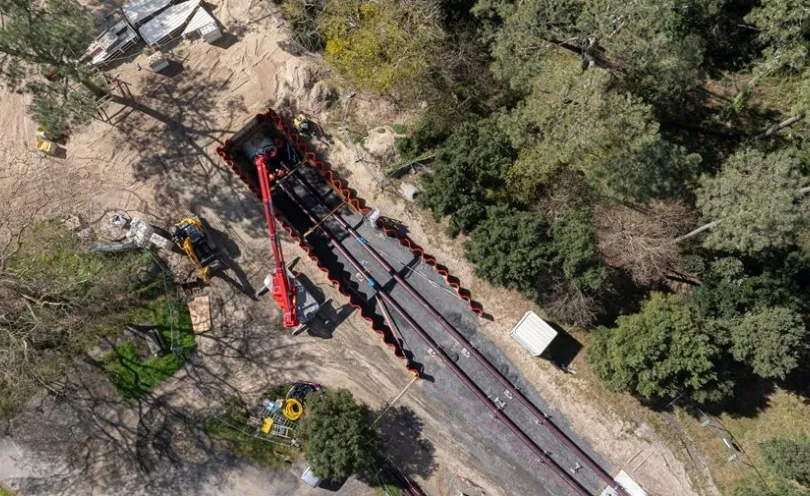 Installation des fourreaux dans le micro-tunnel à Seignosse
