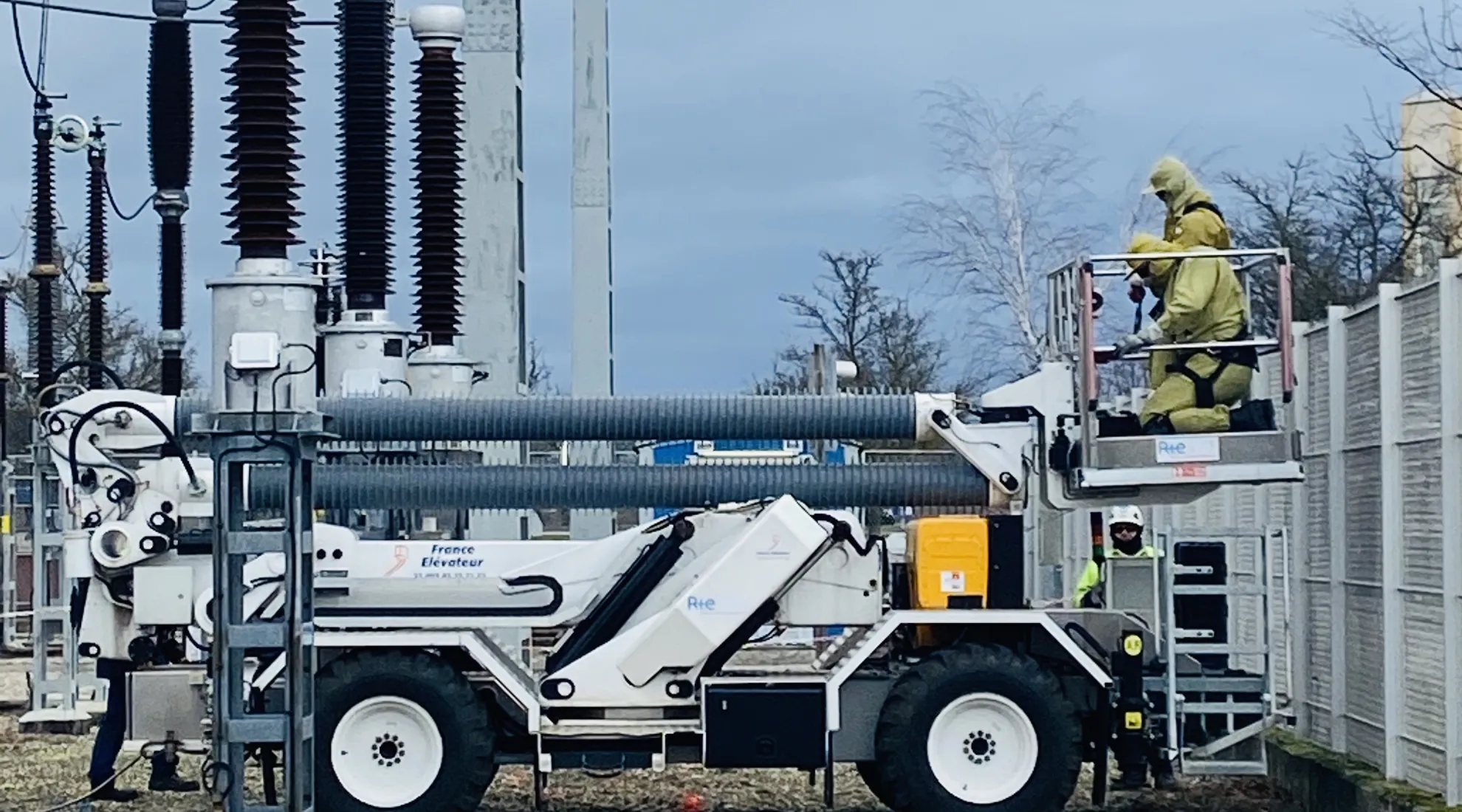 Travaux sous tension au poste 225 000 volts de Gambsheim (67) 