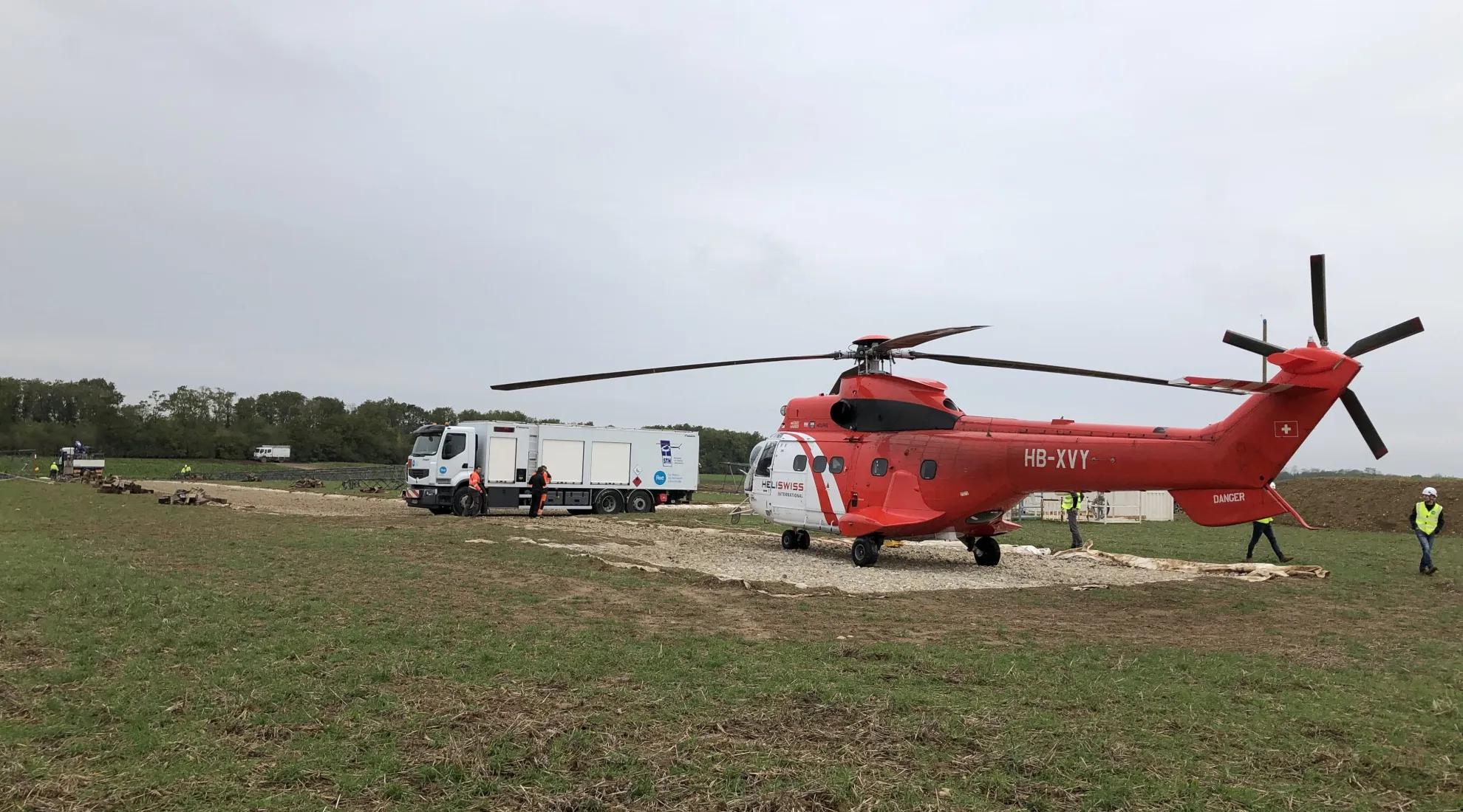 Travaux héliportés Angerville