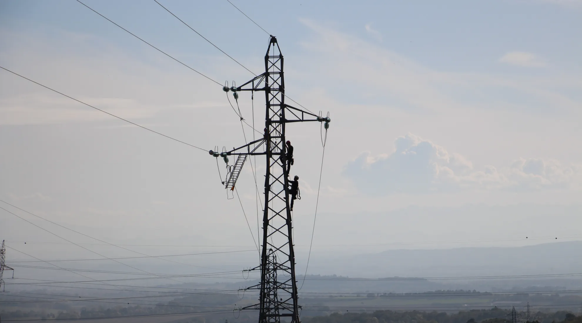 Ascension pylone ligne elctrique ISSEL REVEL