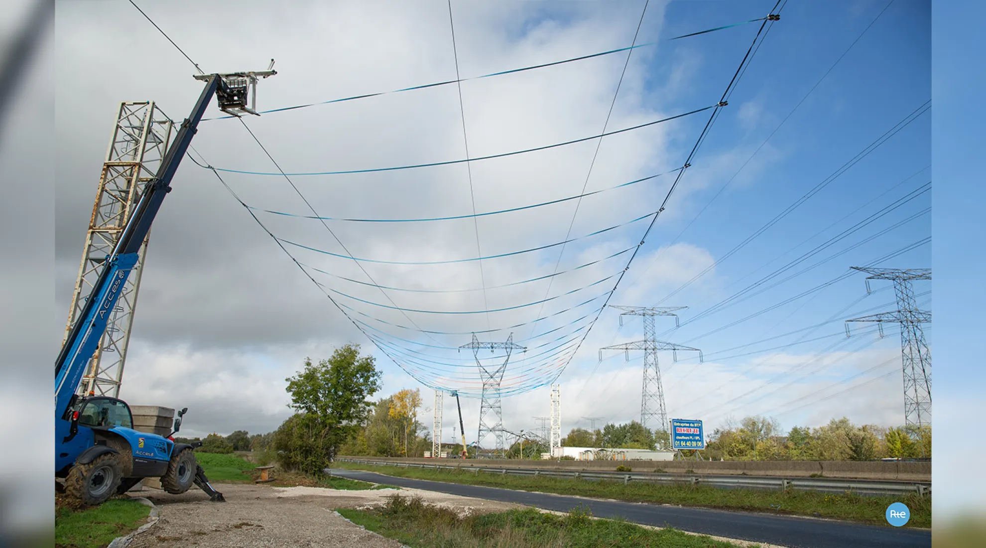 Déroulage de câbles haute tension - Ozoir