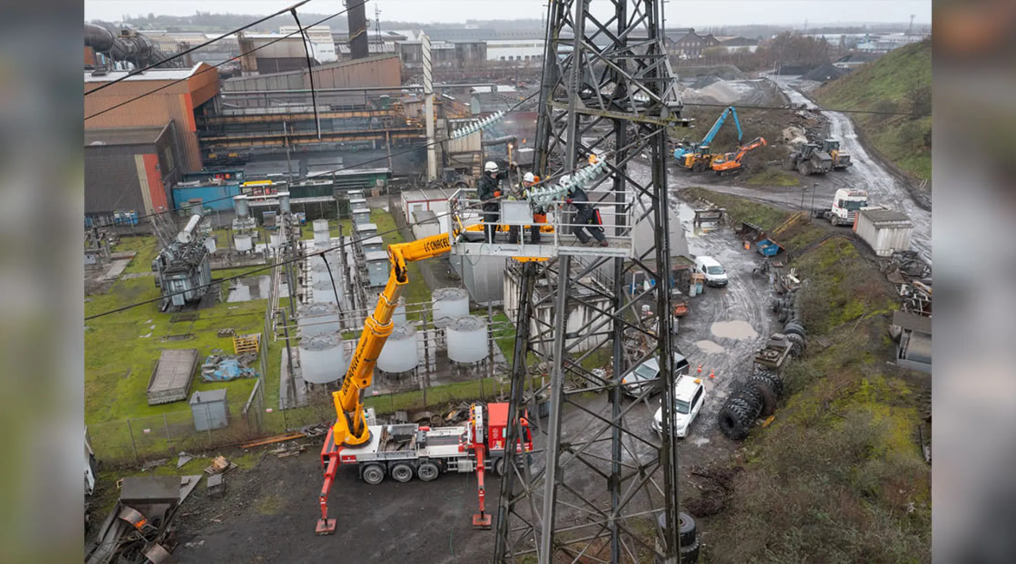 Intervention pendant les vacances de Noël : 350 isolateurs remplacés - Vignette