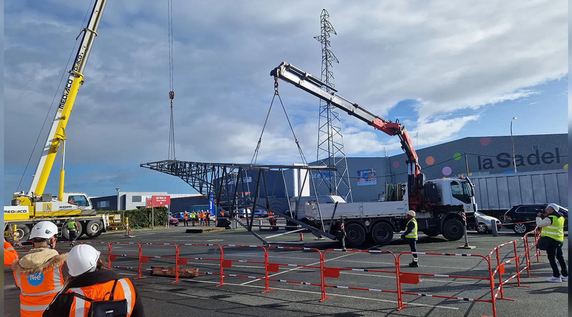 Angers, RTE déconstruit 3 lignes électriques aériennes - Cover