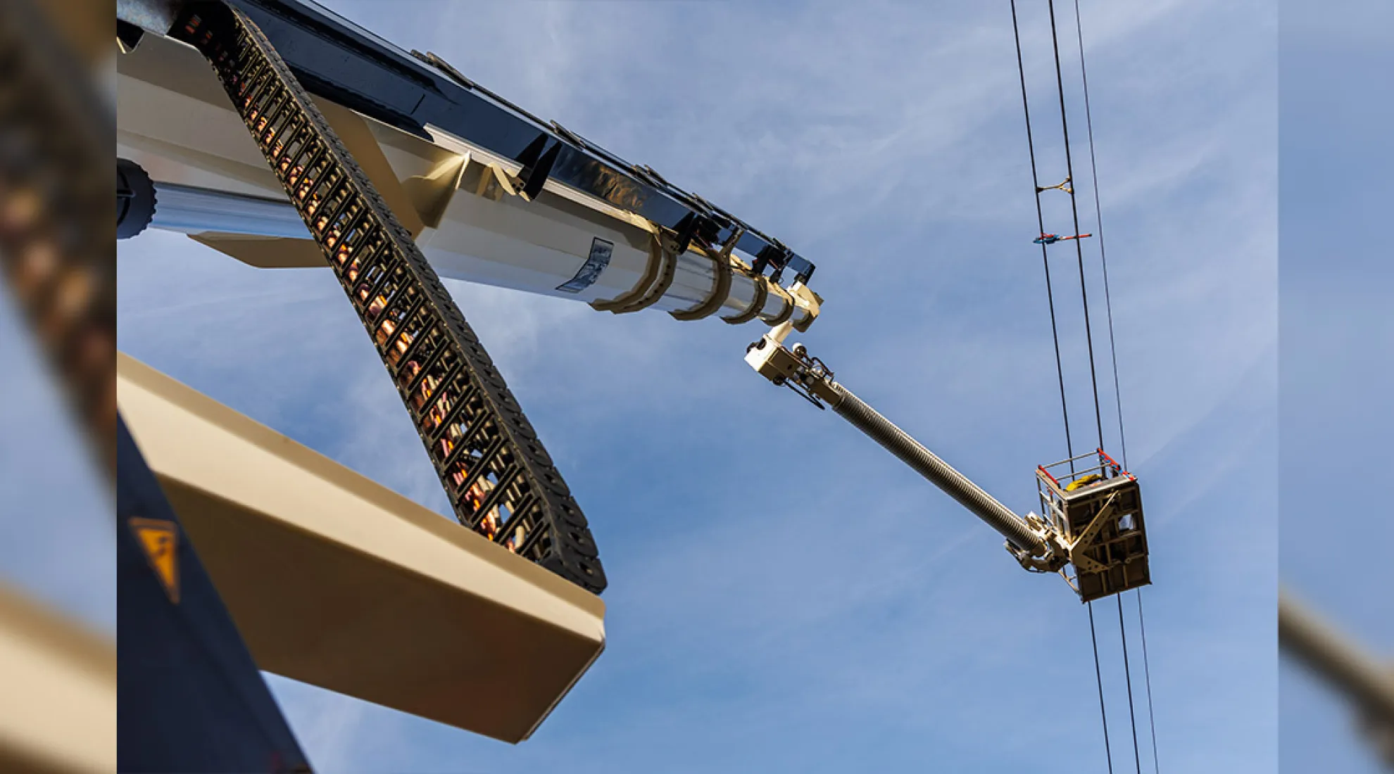 RTE Méditerranée expérimente la nouvelle plateforme élévatrice pour des travaux sous tension - Cover