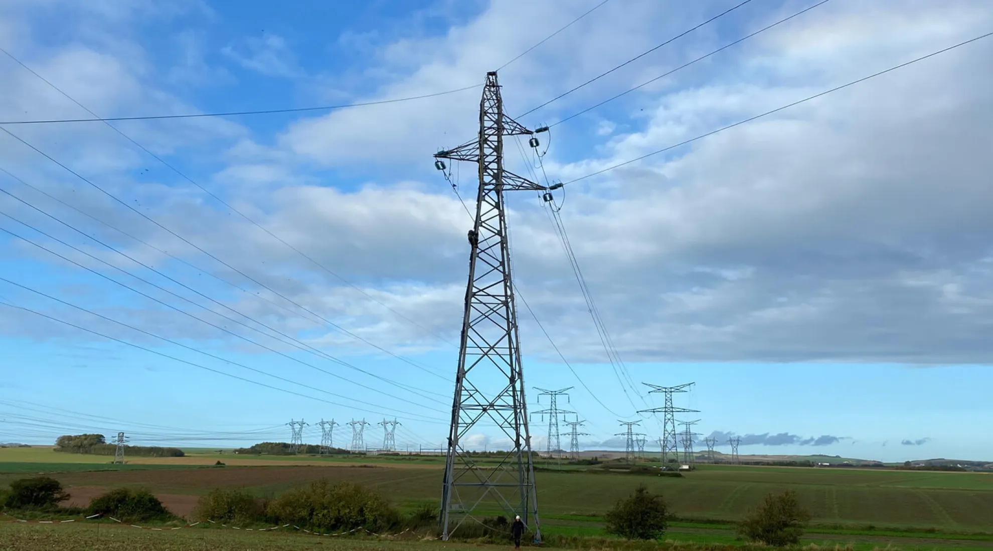 Pylone électrique de la ligne Calais - Mandarins