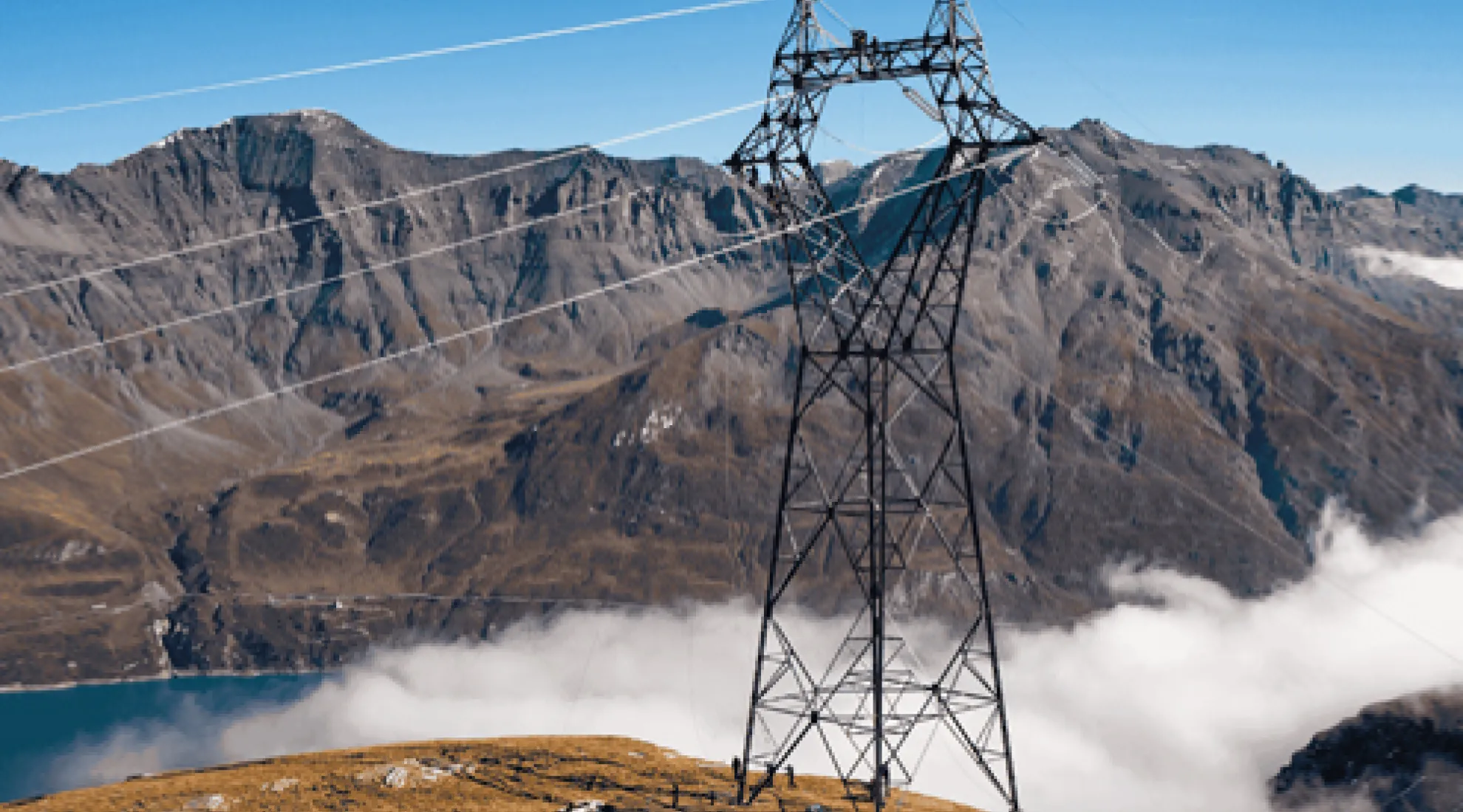 Pylône électrique en haute montagne
