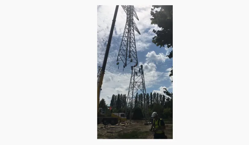 Pylone à Petite Forêt