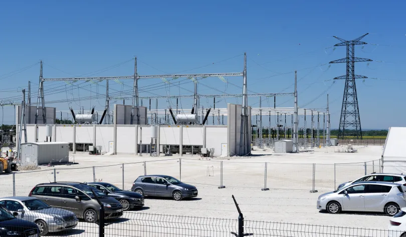 Poste de transformation électrique à Faux-Fresnay