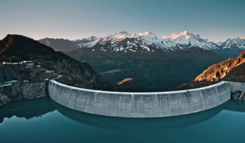 Barrage dans les montagnes