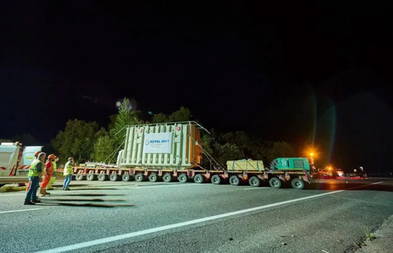 Photographie de l'arrivée des transformateurs