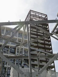 Démontage des premiers pylônes électriques présents sur le Village des Athlètes à Saint-Denis (93) - 2