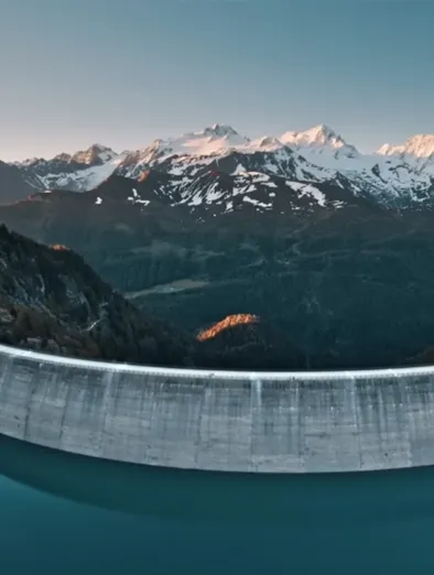 Barrage dans les montagnes