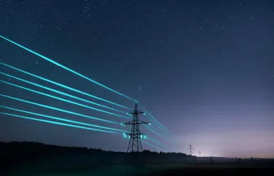 Pylone électrique de nuit